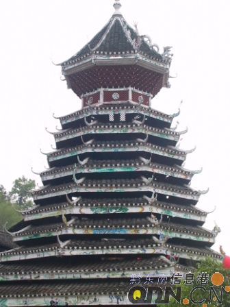 侗族人口_侗族服饰