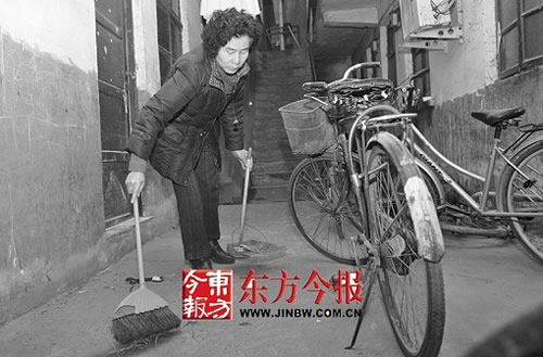 香港千万富婆破产后郑州当保姆(图)