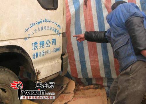 男童失踪23天被发现死在家门20米外(图)