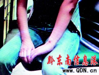 女子被抢后骑车追逐一公里撞倒劫匪(图)