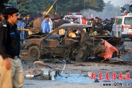 巴基斯坦白沙瓦再遭炸弹袭击11人死亡(组图)