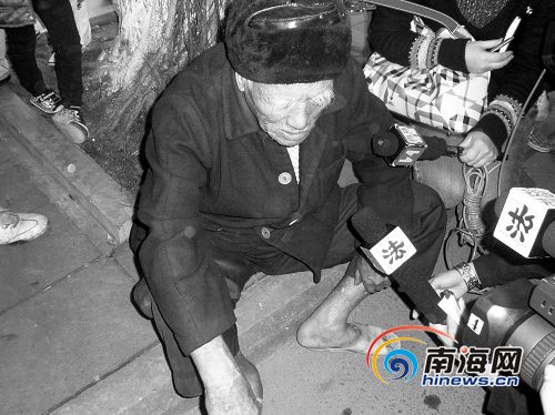 85岁老汉偷车被抓后要求民警请吃饭(图)