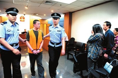 上门女婿不愿离婚杀妻自残 妻死前嘱其要活着