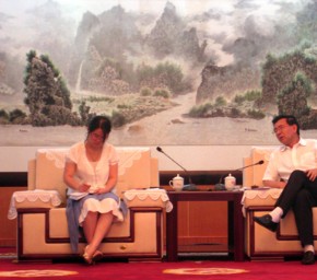 州长李飞跃接受《贵阳日报》记者专访
