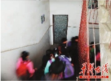 怀孕女班主任为还债 绑架8岁男孩残忍撕票(图)