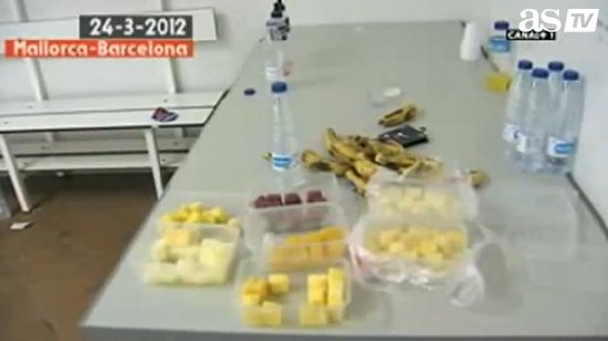 巴萨皇马赛后饮食揭密 水果与披萨的较量(图)