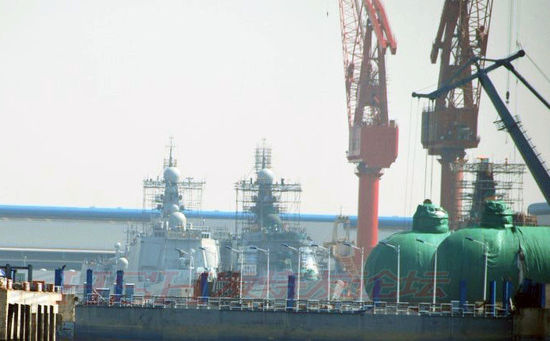 俄媒称中国将造4艘052D 为航母提供防空反导