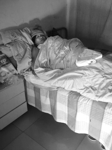 孕妇如厕产下女婴获救