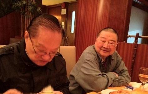 好友晒金庸倪匡近照 二人相谈甚欢共进餐(图)