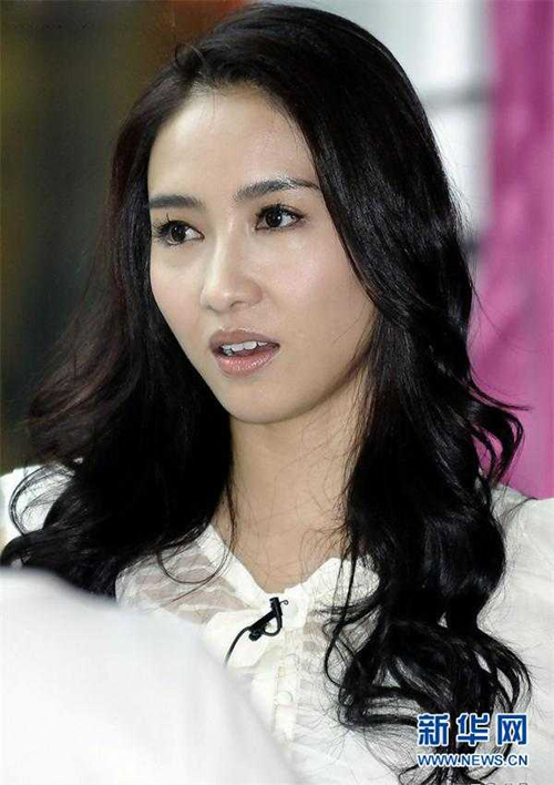 国内 普通 >> 正文   张柏芝说过"这个世上,我只承认黎姿比我漂亮