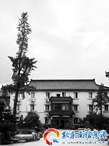 江苏省镇江市丹徒区辛丰镇古大圣寺 最显眼的不是大雄宝殿等殿堂 而是安养170余位老人的安养院 本报记者孙强