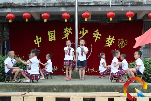 隆里古城举行诗歌童谣朗诵 庆祝六一儿童节 - 
