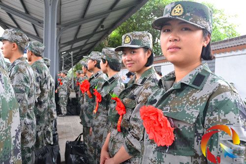 入伍女兵