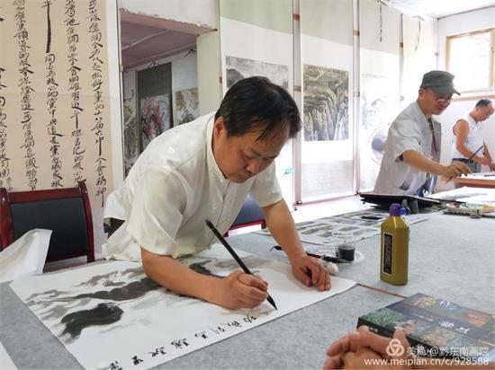 黔东南画院第一个“写生创作基地”成立——新一轮画师在此挥毫泼墨抒发情感