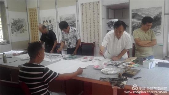 黔东南画院第一个“写生创作基地”成立——新一轮画师在此挥毫泼墨抒发情感