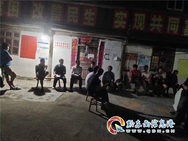 从江县庆云镇：党员带头作示范 引领农村人居环境展新颜