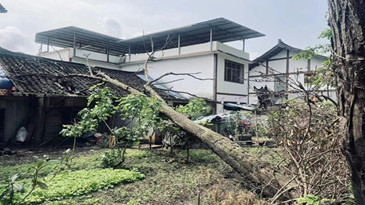 ��籩�꣬���¶�ع����������·�ǭ���ϣ�