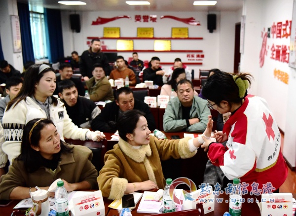 ���ݴӽ���Ӧ���Ȼ���ѵ������ ����������ȫ����