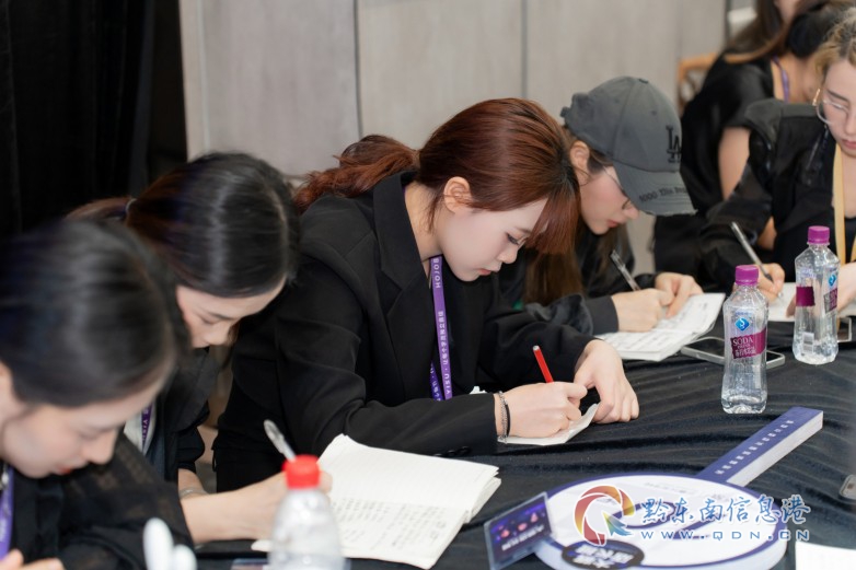 Yisu Makeup Nail  School 214.jpg