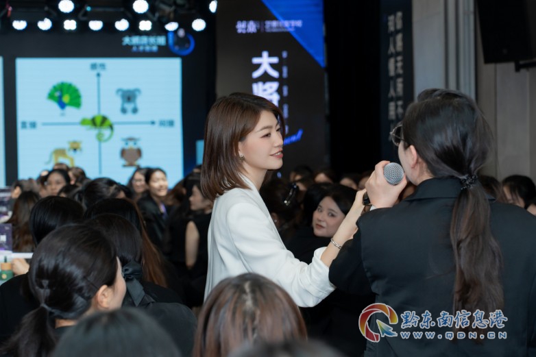Yisu Makeup Nail  School 211.jpg